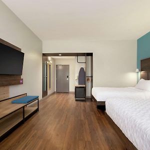 Queen Room Two Queen Beds Mobility Hearing Access